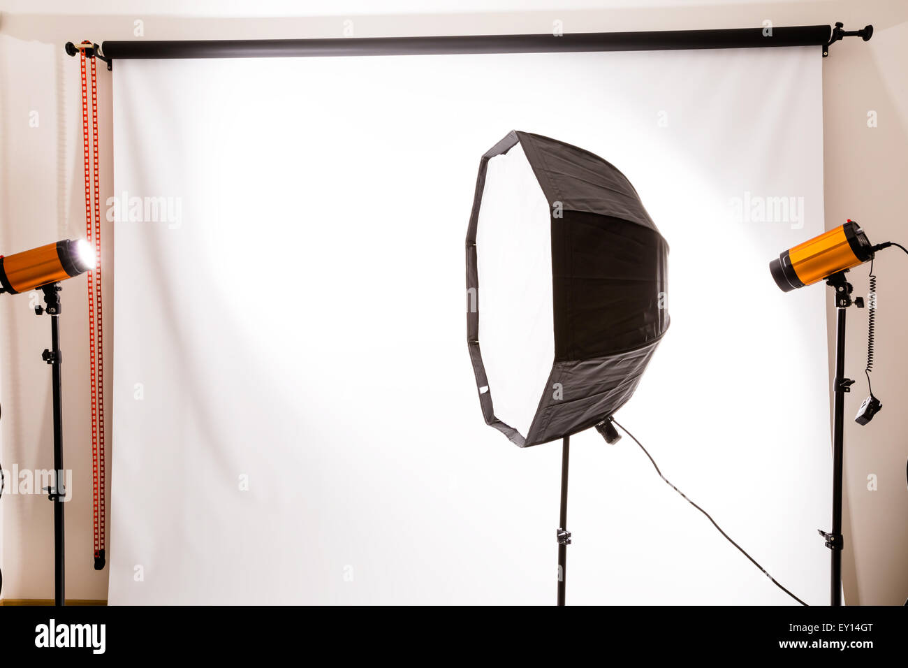 Photostudio Light High Resolution Stock Photography and Images - Alamy