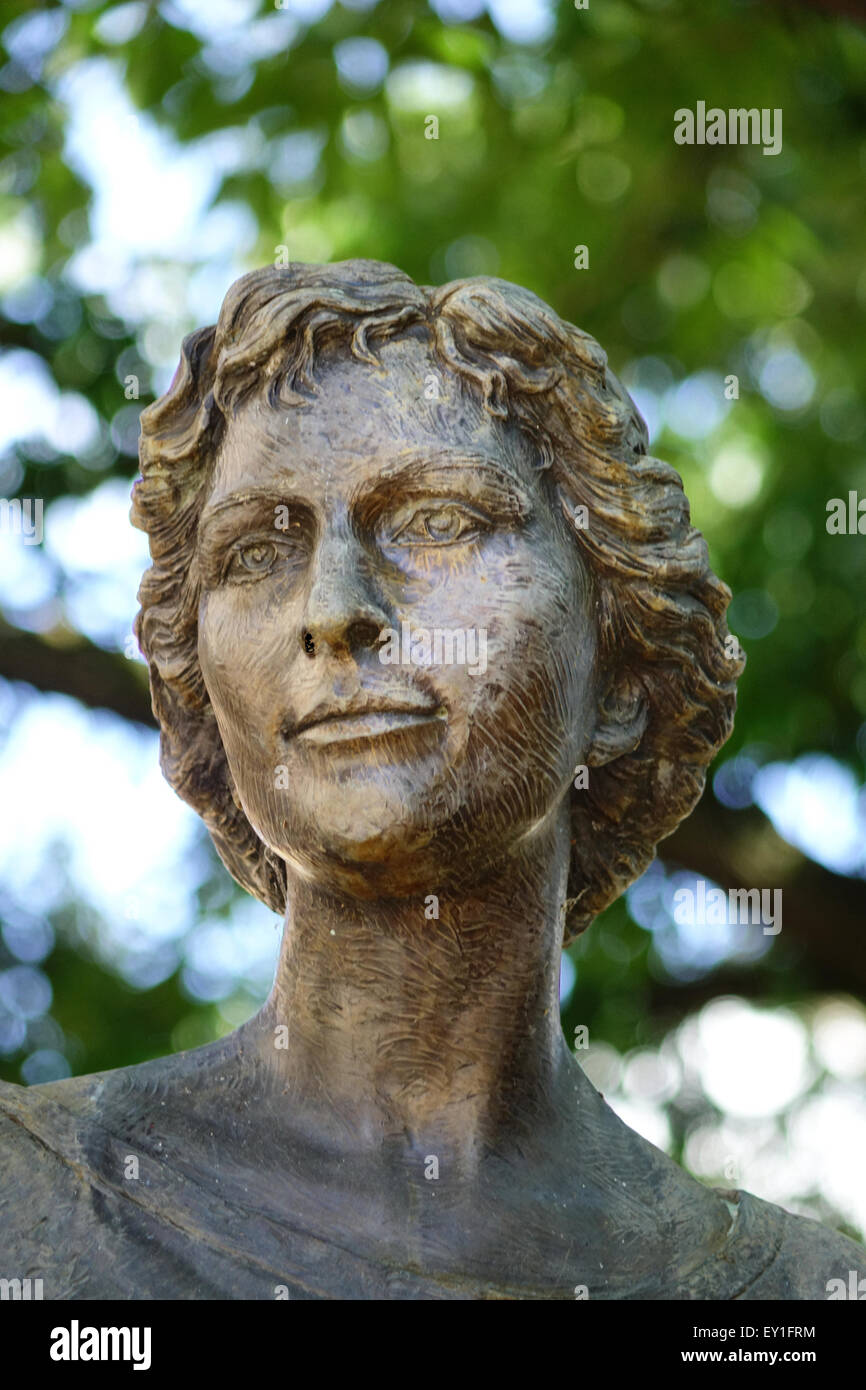 Bronze sculpture of Ann Dallas Dudley, suffragist, in Market Square