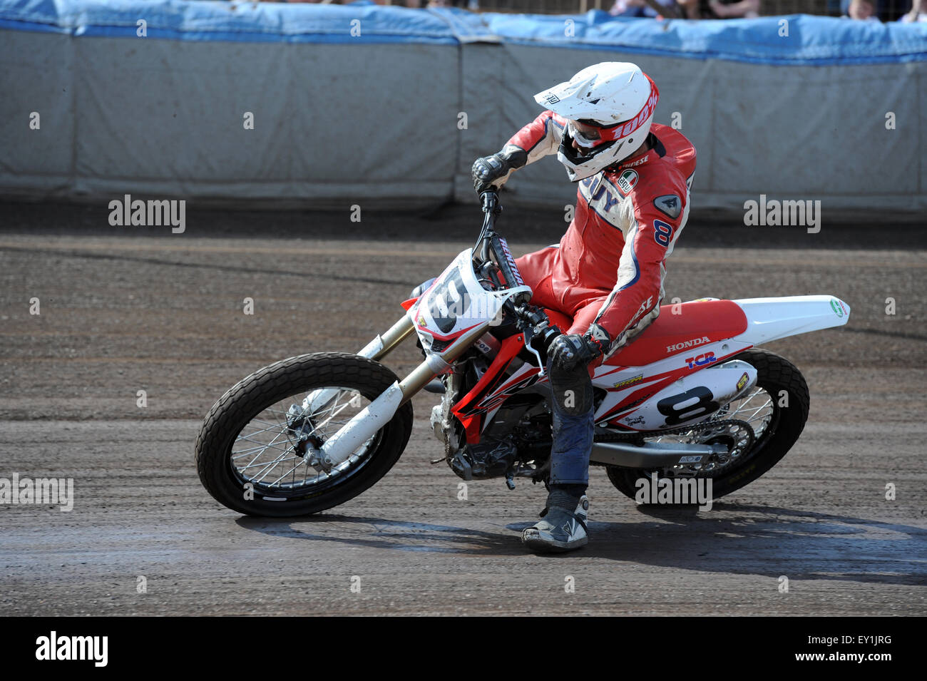Kings Lynn, Norfolk, UK. 18th July, 2015. Dirt Quake IV. Guy Martin races with the Dirt Track Riders Association Stock Photo