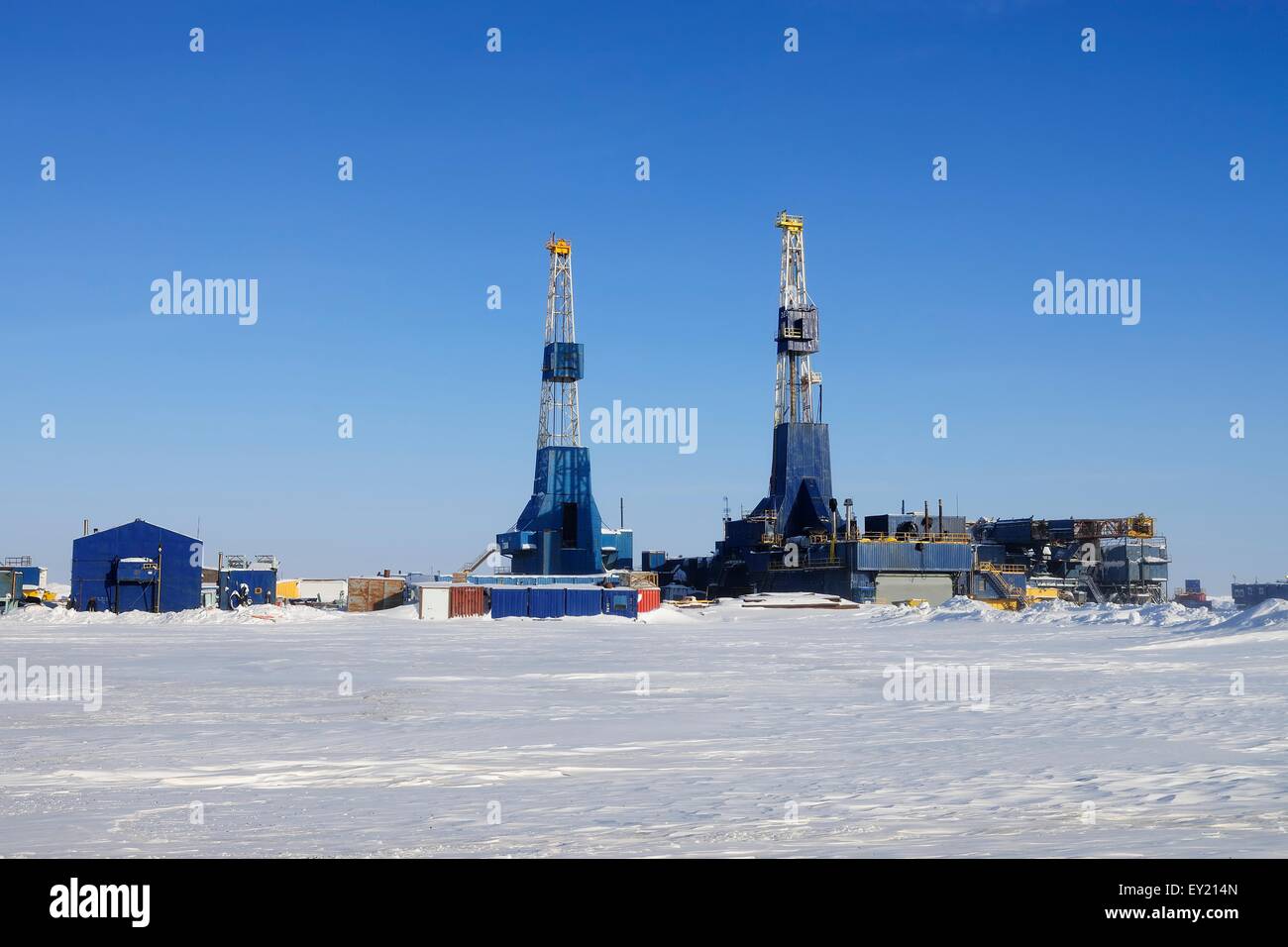 Oil derricks on the Prudhoe Bay oil field, Prudhoe Bay, Alaska, USA Stock Photo