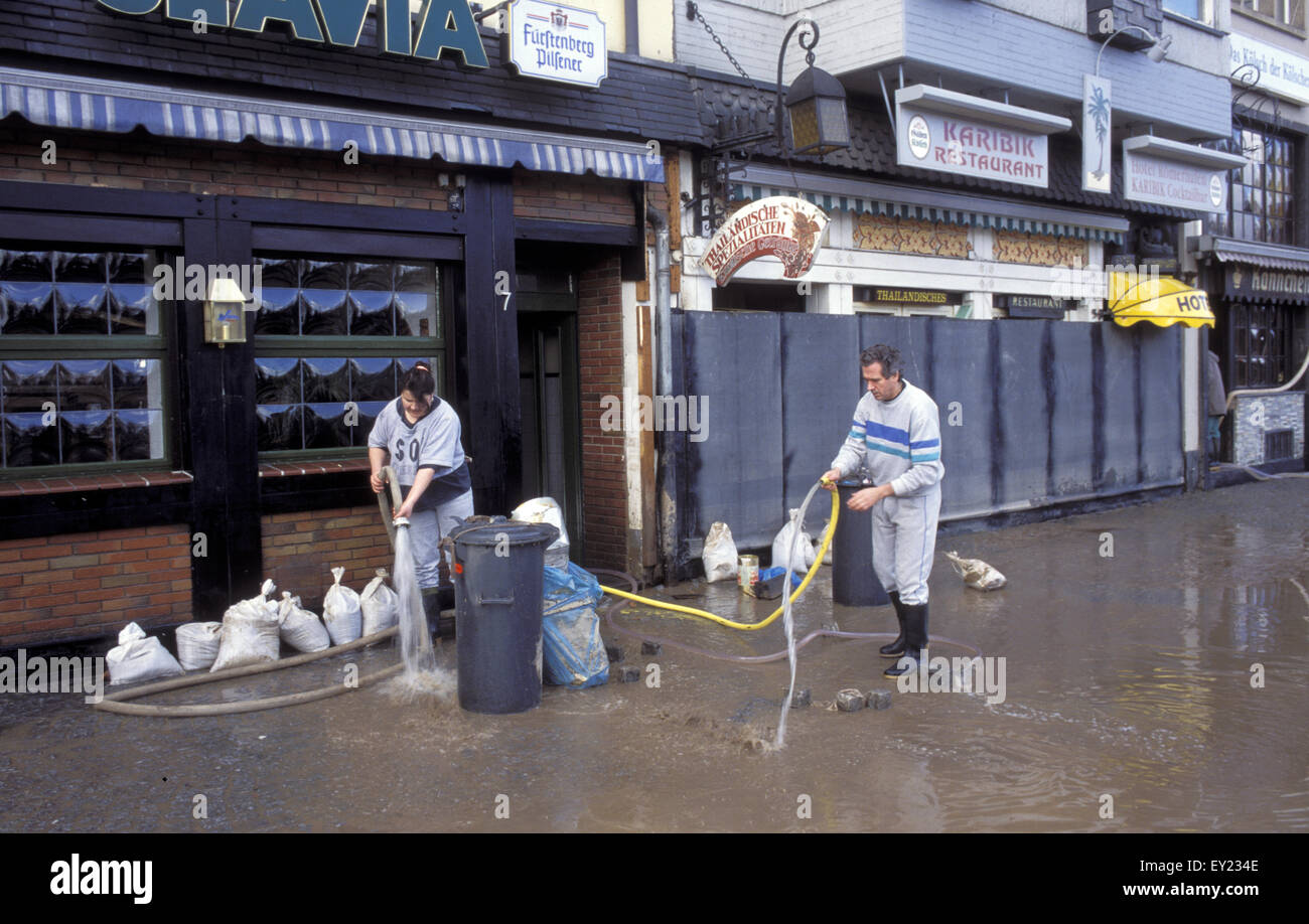 DEU, Germany, Cologne, cleanup after the flood of the river Rhine in