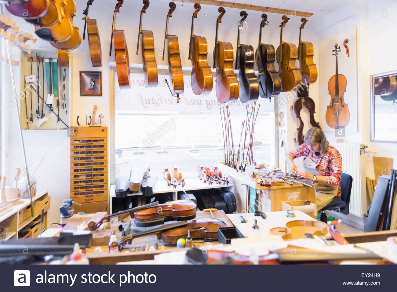 Violin Work Maker Wood Stock Photos & Violin Work Maker Wood Stock