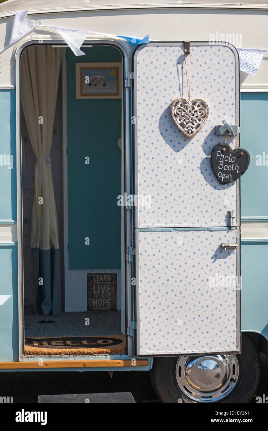 Vintage photo booth hi-res stock photography and images - Alamy