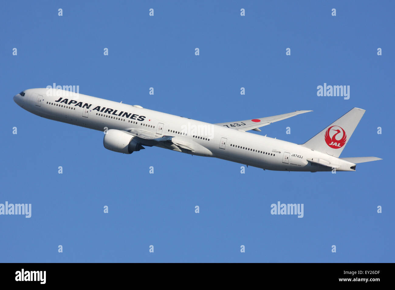 JAL JAPAN AIRLINES 777 Stock Photo