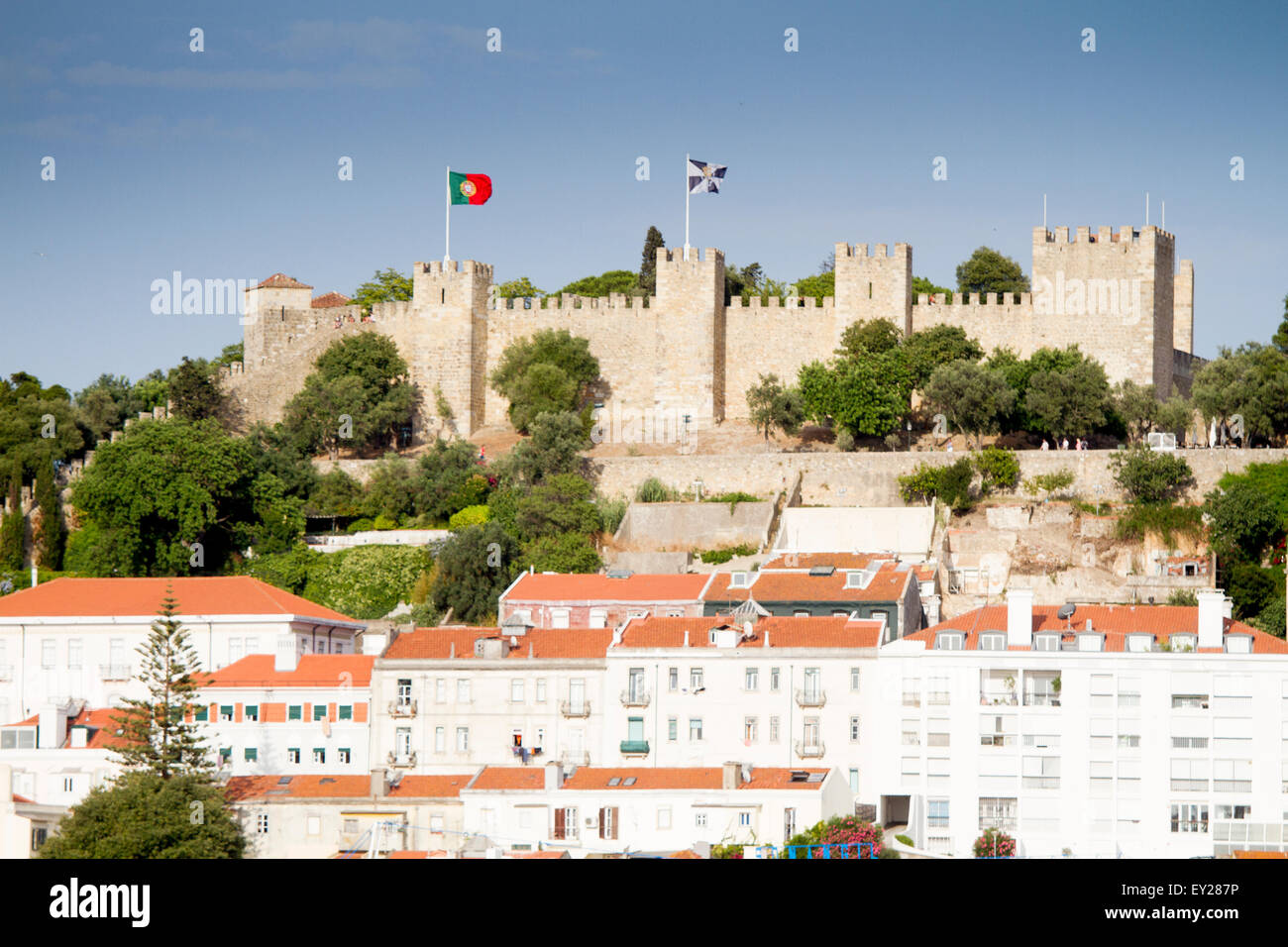 Castelo de Sao Jorge viewed from barrio Alto, Lisbon, Portugal Stock Photo