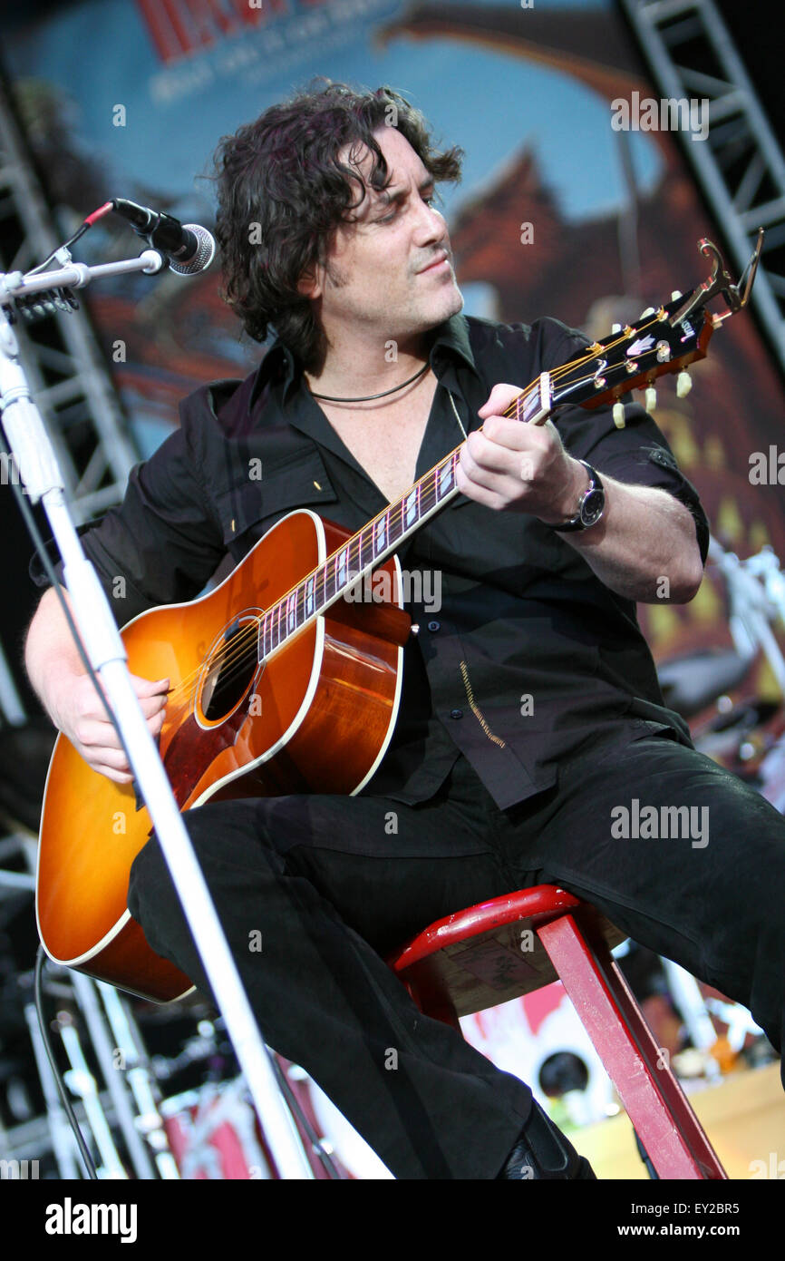 Marion Raven and Randy Flowers opening the Meat Loaf gig in UK Stock