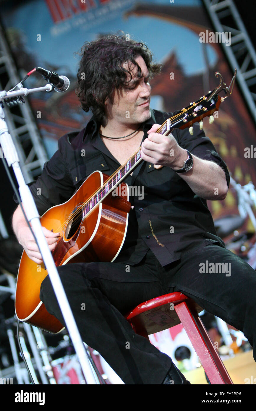 Marion Raven and Randy Flowers opening the Meat Loaf gig in UK Stock