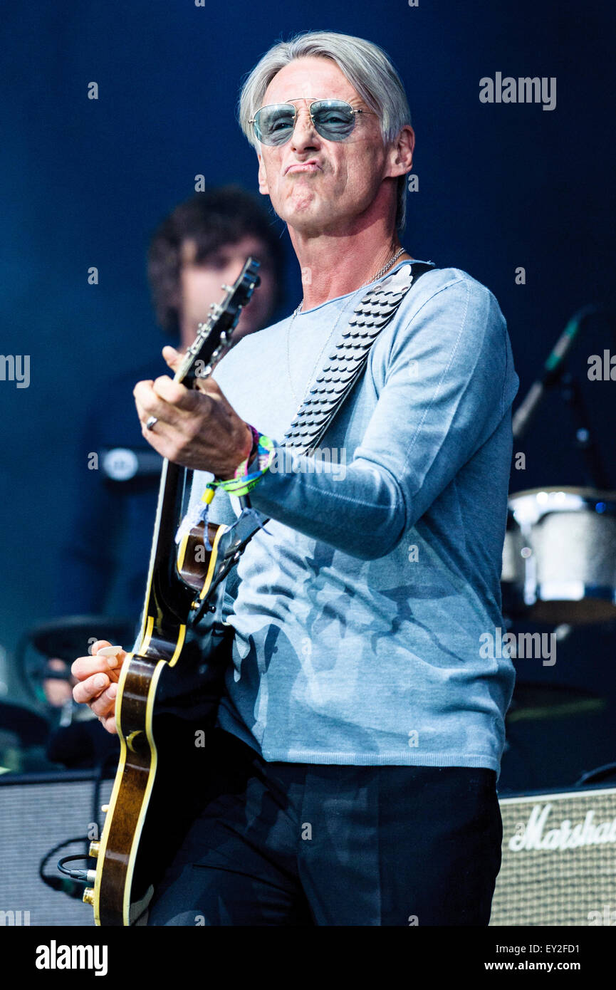 Paul Weller plays Glastonbury Festival at Worthy Farm on 28/06/2015 at ...