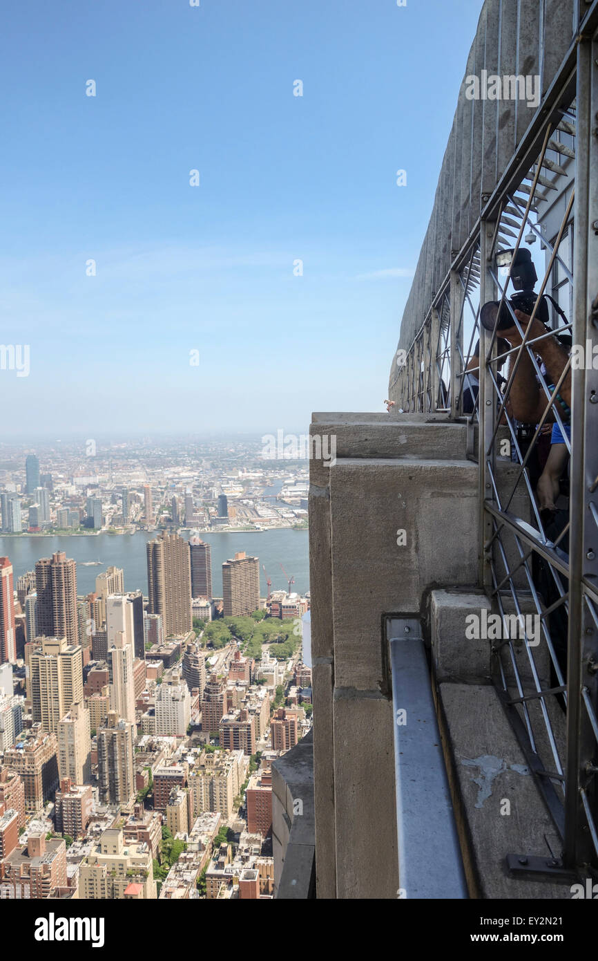 Tourists On Top Of Empire State Building 86th Floor Observation