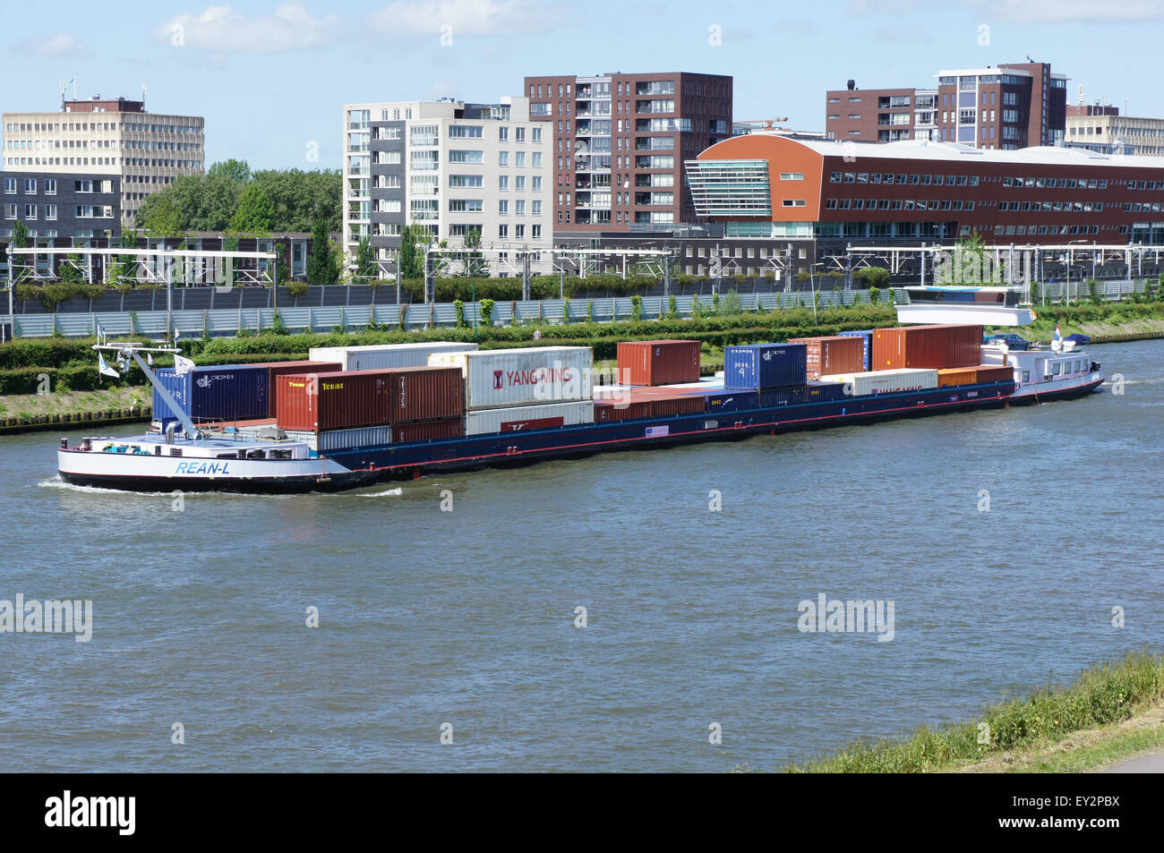 Extensive container facilities hi-res stock photography and images - Alamy