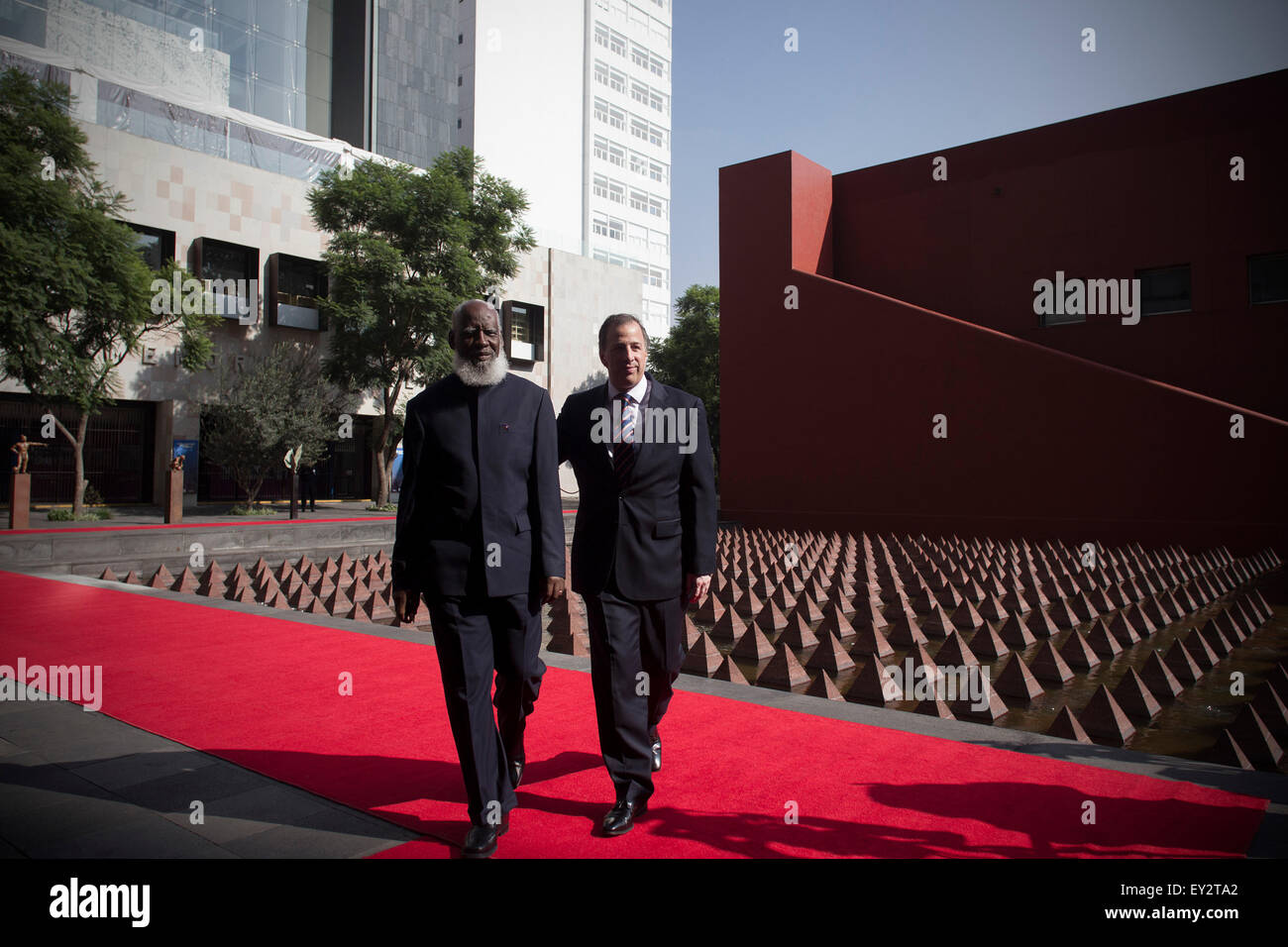 Mexico City, Mexico. 20th July, 2015. Mexico's Foreign Minister Jose Antonio Meade (R) meets with his Belize's counterpart Wilfred Peter Elrington, in Mexico City, capital of Mexico, on July 20, 2015. © Alejandro Ayala/Xinhua/Alamy Live News Stock Photo