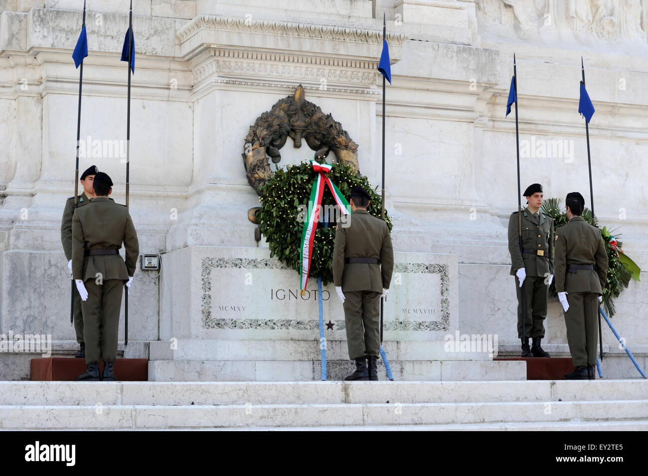 Italy, Rome, Piazza Venezia, Vittoriano, altar of the fatherland, monument to the unknown soldier, changing of the guard Stock Photo