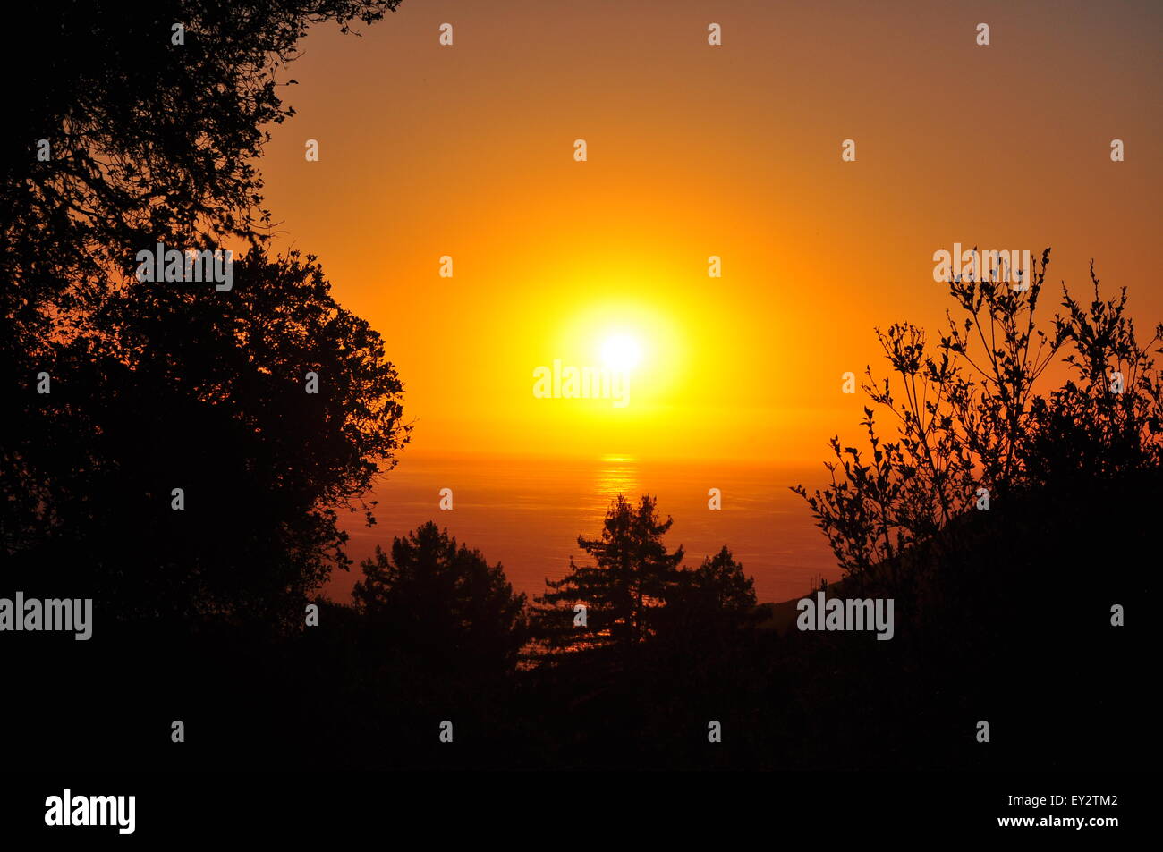 Orange glow on horizon hi-res stock photography and images - Alamy