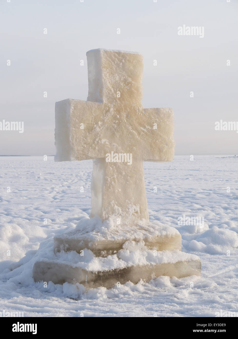 Cross ice on the lake Stock Photo - Alamy