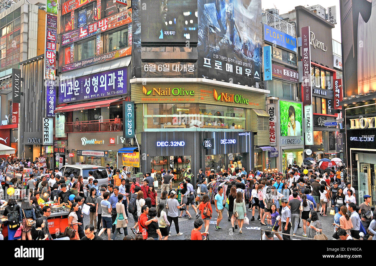crowd in commercial street Seoul South Korea Stock Photo