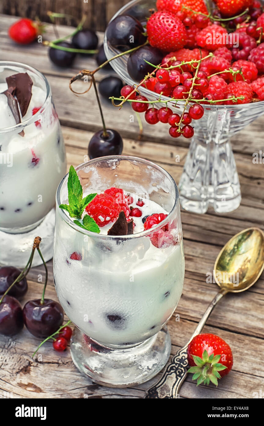 ice cream with fresh fruit Stock Photo Alamy