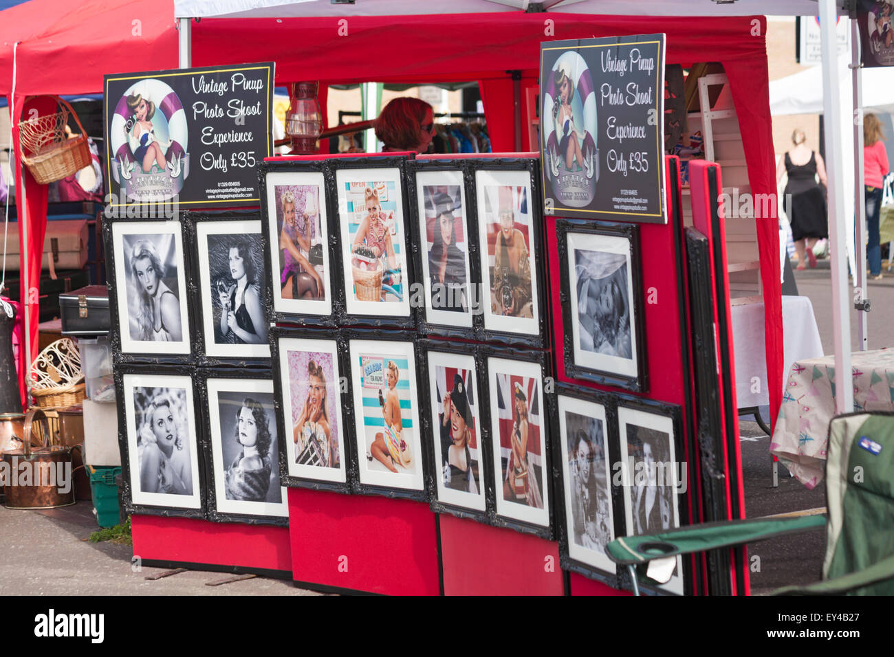 Vintage Pinup Photo Shoot Experience only £35 at market stall at Poole Vintage event in July Stock Photo