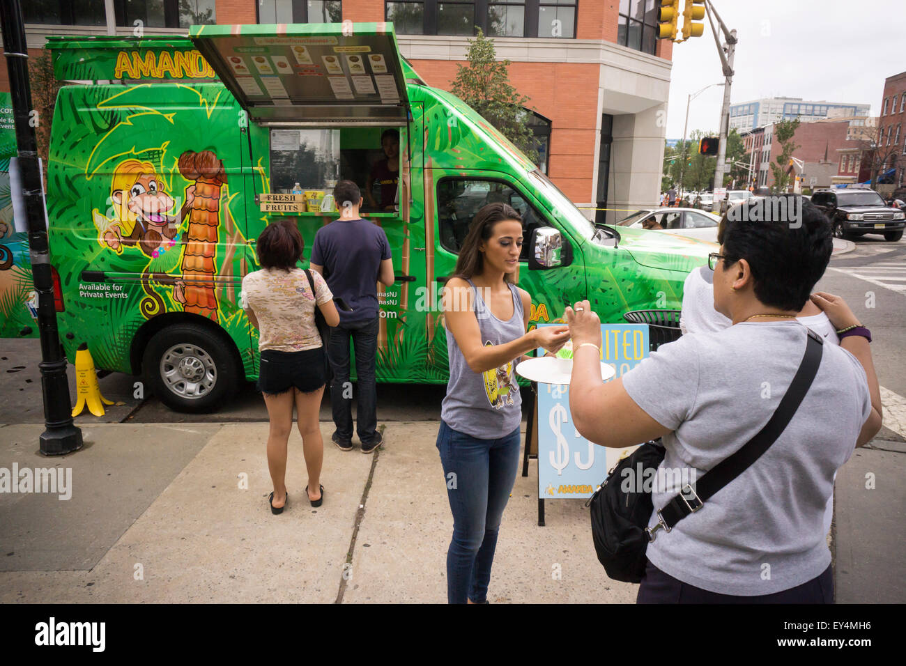 Amandas Bananas Gives Out Samples At The Jersey City