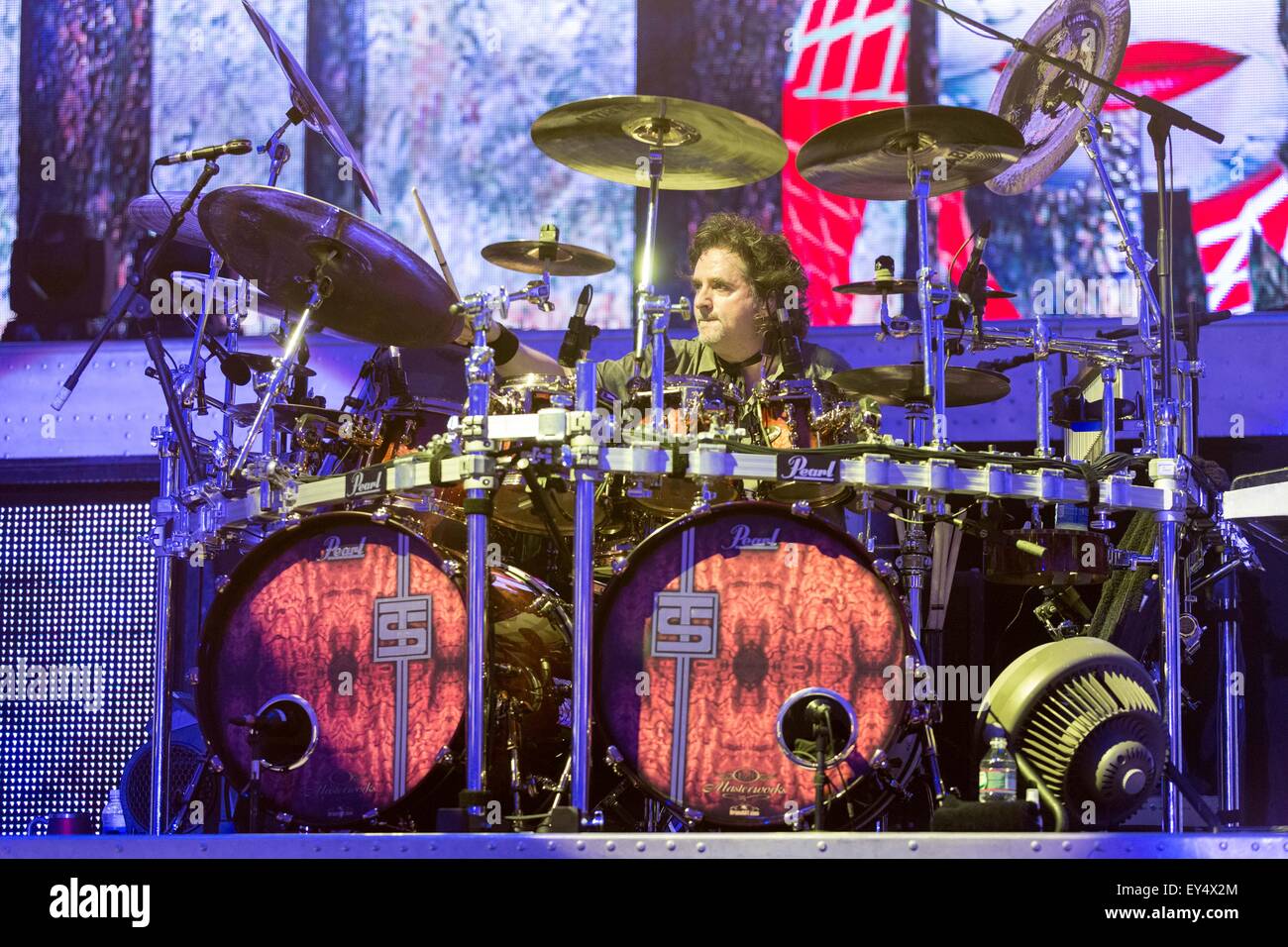 Oshkosh, Wisconsin, USA. 18th July, 2015. Drummer TODD SUCHERMAN of Styx performs live at the Rock USA music festival in Oshkosh, Wisconsin © Daniel DeSlover/ZUMA Wire/Alamy Live News Stock Photo