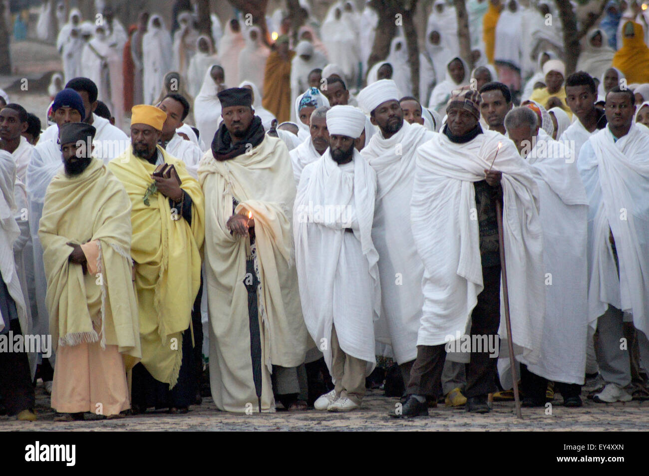 Axum, Ethiopia. 13th July, 2015. Around 1,000 followers attend a ceremony in Axum, Ethiopia, 13 July 2015, during which a copy of the Tablet (or Tabot) is carried to a chapel. Photo: Carola Frentzen/dpa/Alamy Live News Stock Photo