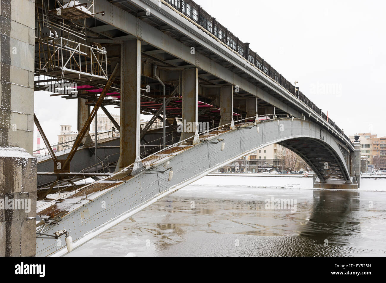Steel truss bridge snow hi-res stock photography and images - Alamy