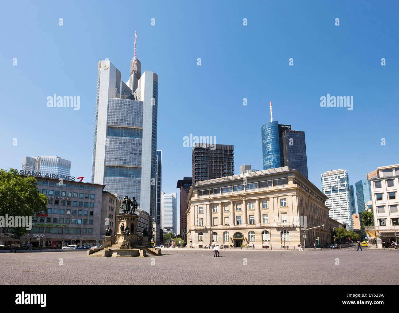 Gutenberg monument, Roßmarkt square, Commerzbank Tower behind, Frankfurt am Main, Hesse, Germany Stock Photo