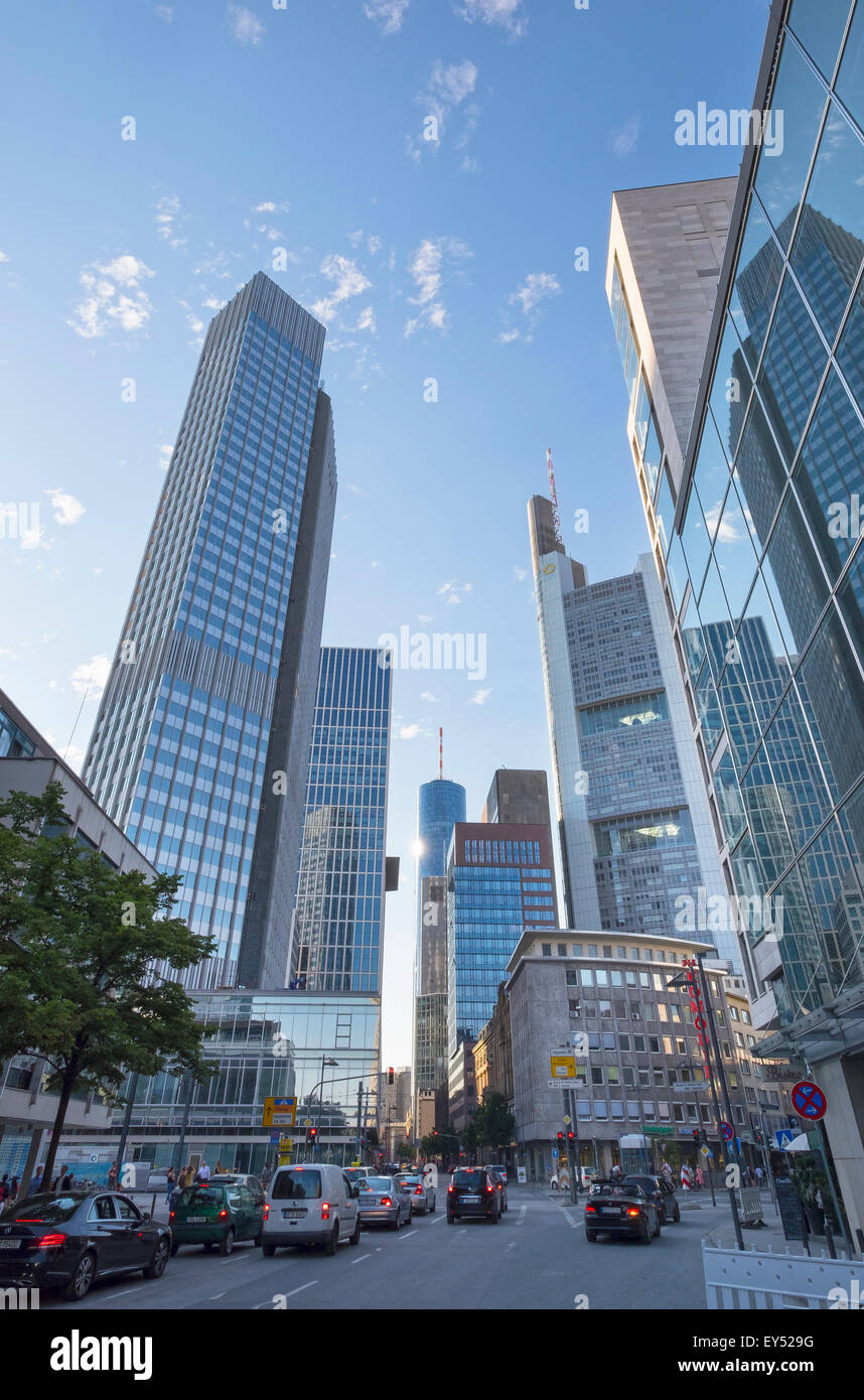 Neue Mainzer Straße street with Eurotower on the left, Financial District, Frankfurt am Main Neue Mainzer Straße street with Eurotower on the left, Financial District, Frankfurt am Main