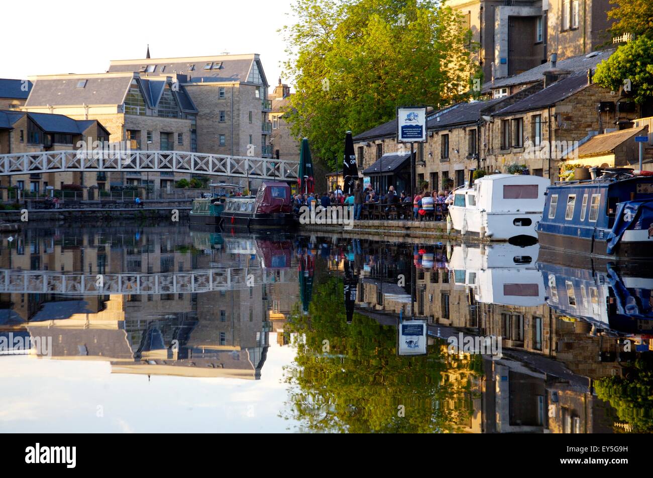 Narrowboats on Lancaster Canal in middle of Lancaster, Lancashire Stock Photo