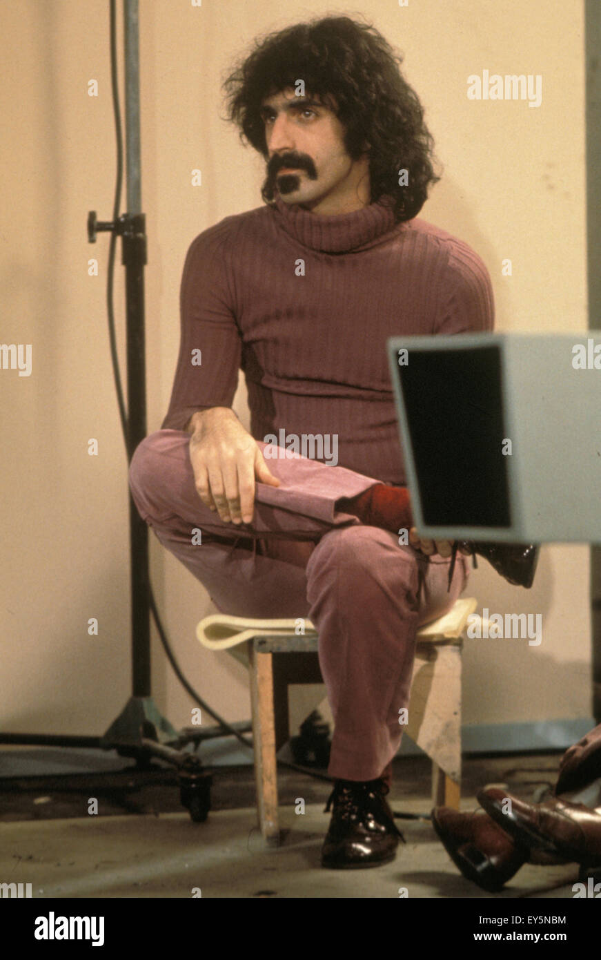 FRANK ZAPPA (1940-1993) US rock musician in 1967 Stock Photo - Alamy