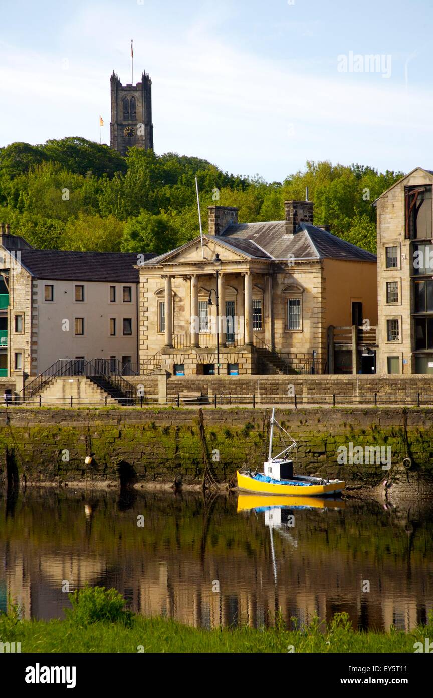 River Lune and maritime museum with priory on hill, Lancaster Stock Photo