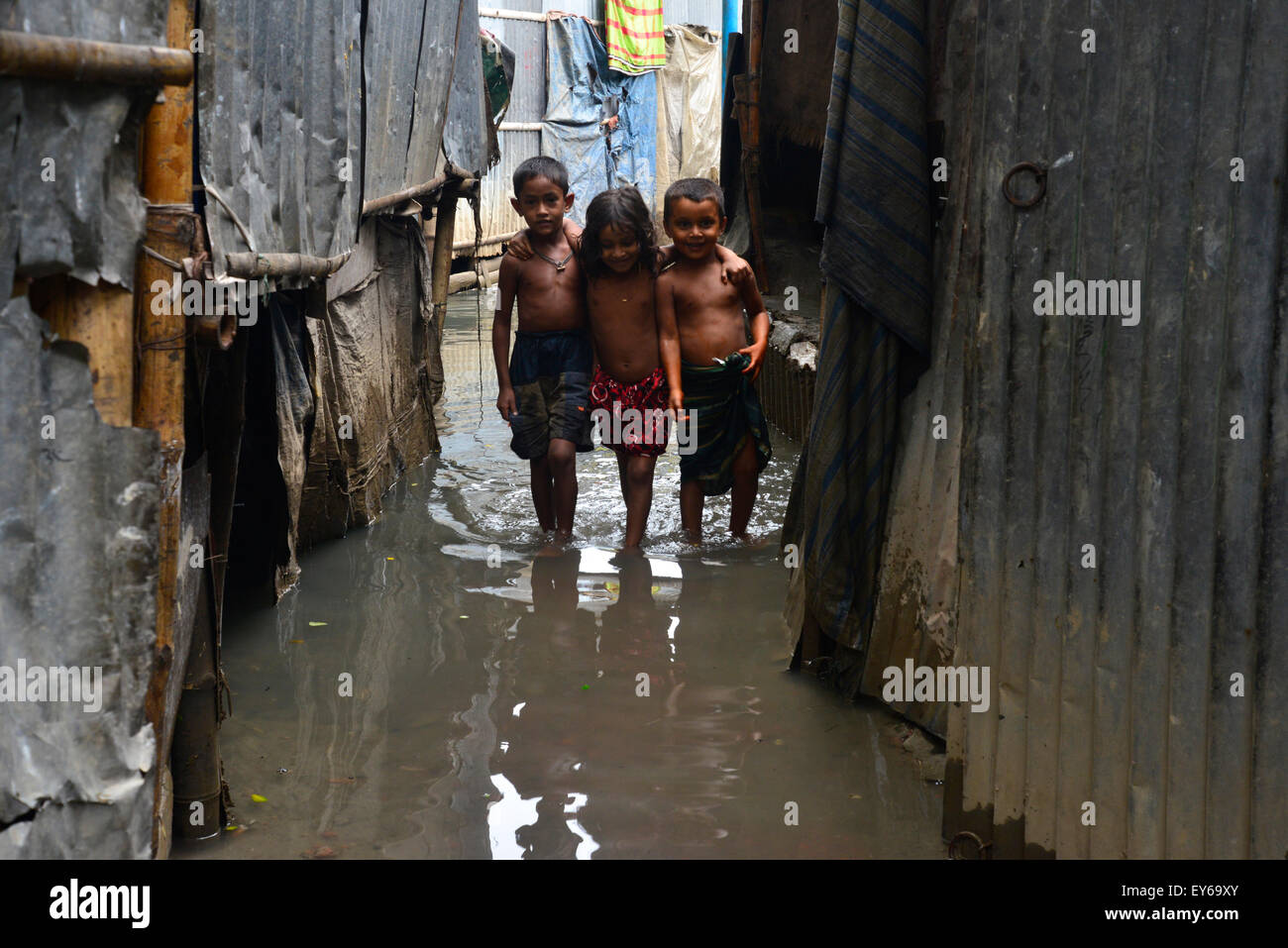 Dhaka, Bangladesh. 22nd July, 2015. A group of Bangladeshi slum