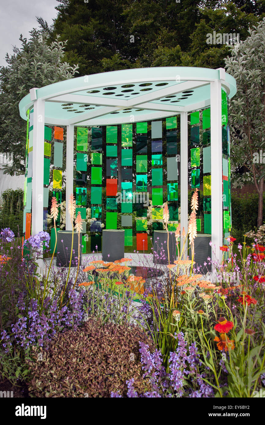 Tatton Park, Cheshire, UK 22nd July, 2015. University of Southampton exhibit, 'Reflecting Photonics, a conceptual garden which reflects the world leading research into light transmitting optical fibre, at the Tatton Park RHS Flower Show.  Credit: Cernan Elias/Alamy Live News Stock Photo