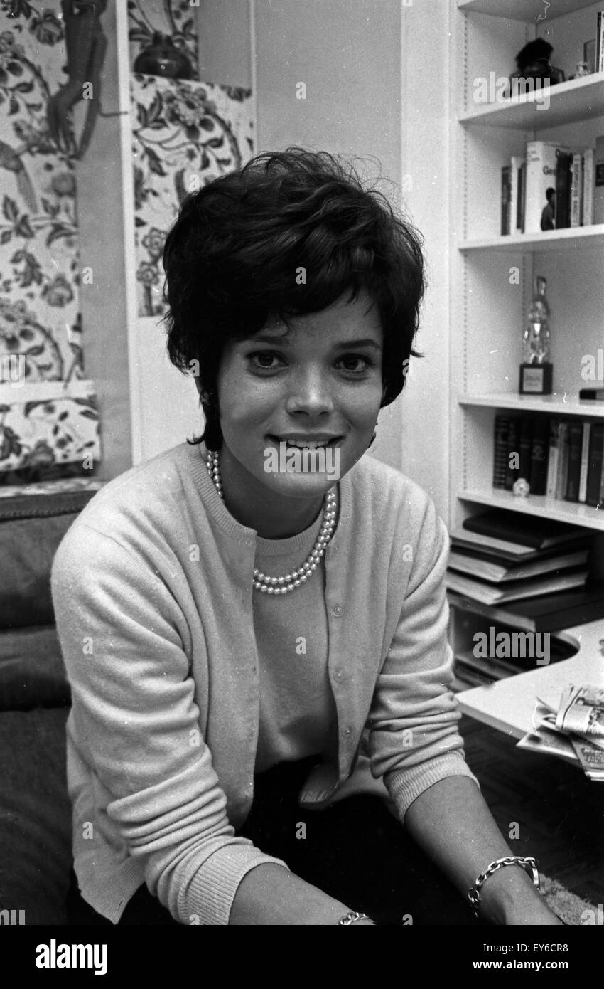 Deutsche Schauspielerin Uschi Glas Deutschland 1960er Jahre German Actress Uschi Glas Germany 1960s 24x36neg435 Stock Photo Alamy