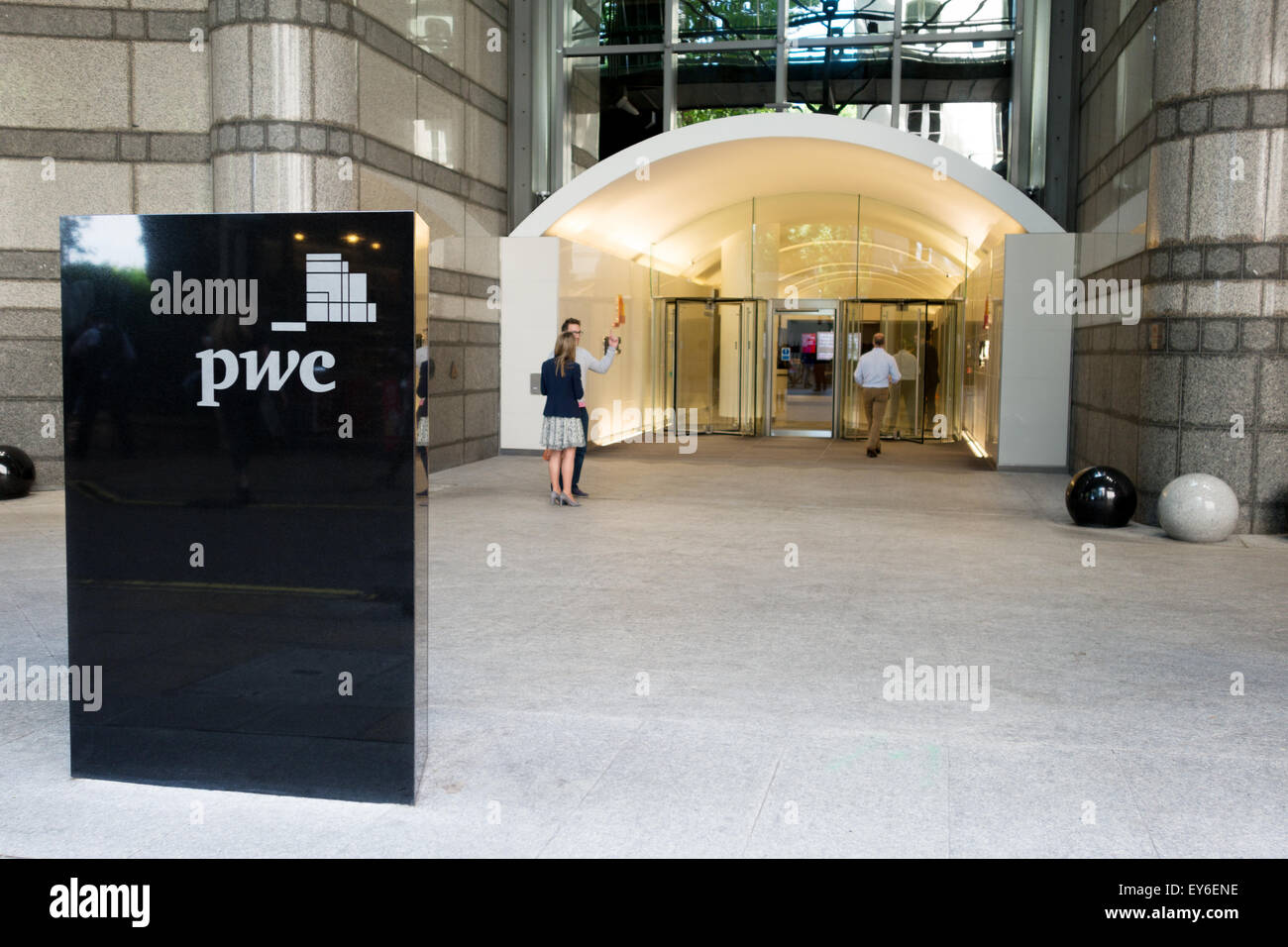 Pwc logo hires stock photography and images Alamy