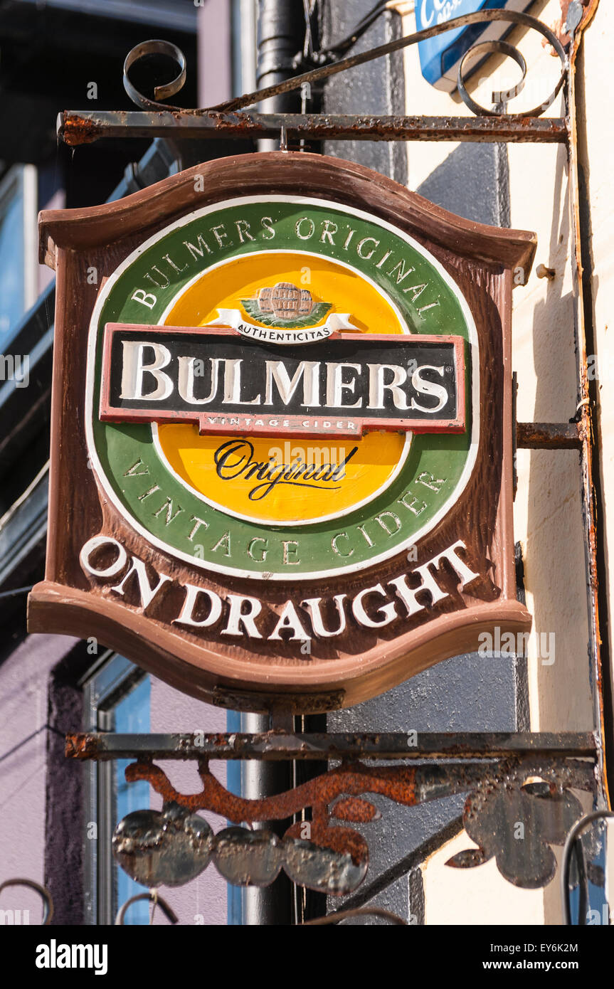 Magners bulmers cider hi-res stock photography and images - Alamy
