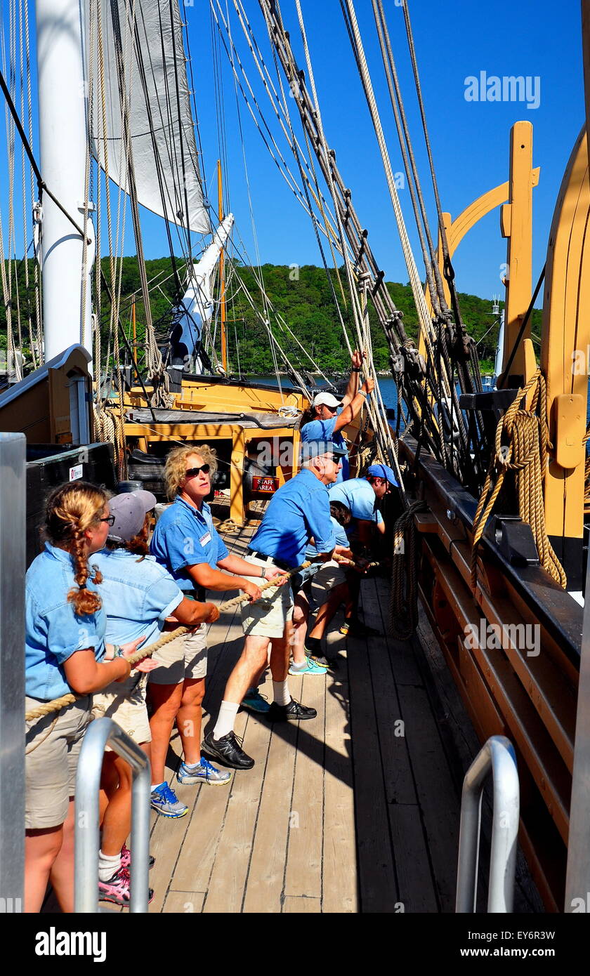 Whaling ship hi-res stock photography and images - Alamy