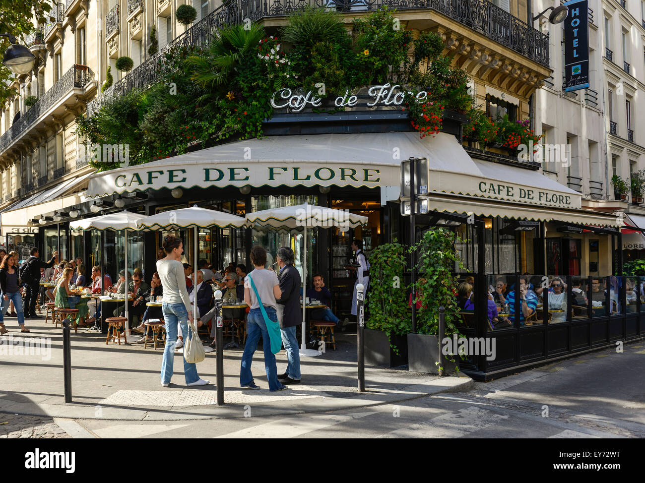 Café de Flore in the Quartier Saint Germain des Prés, Paris, France Stock Photo