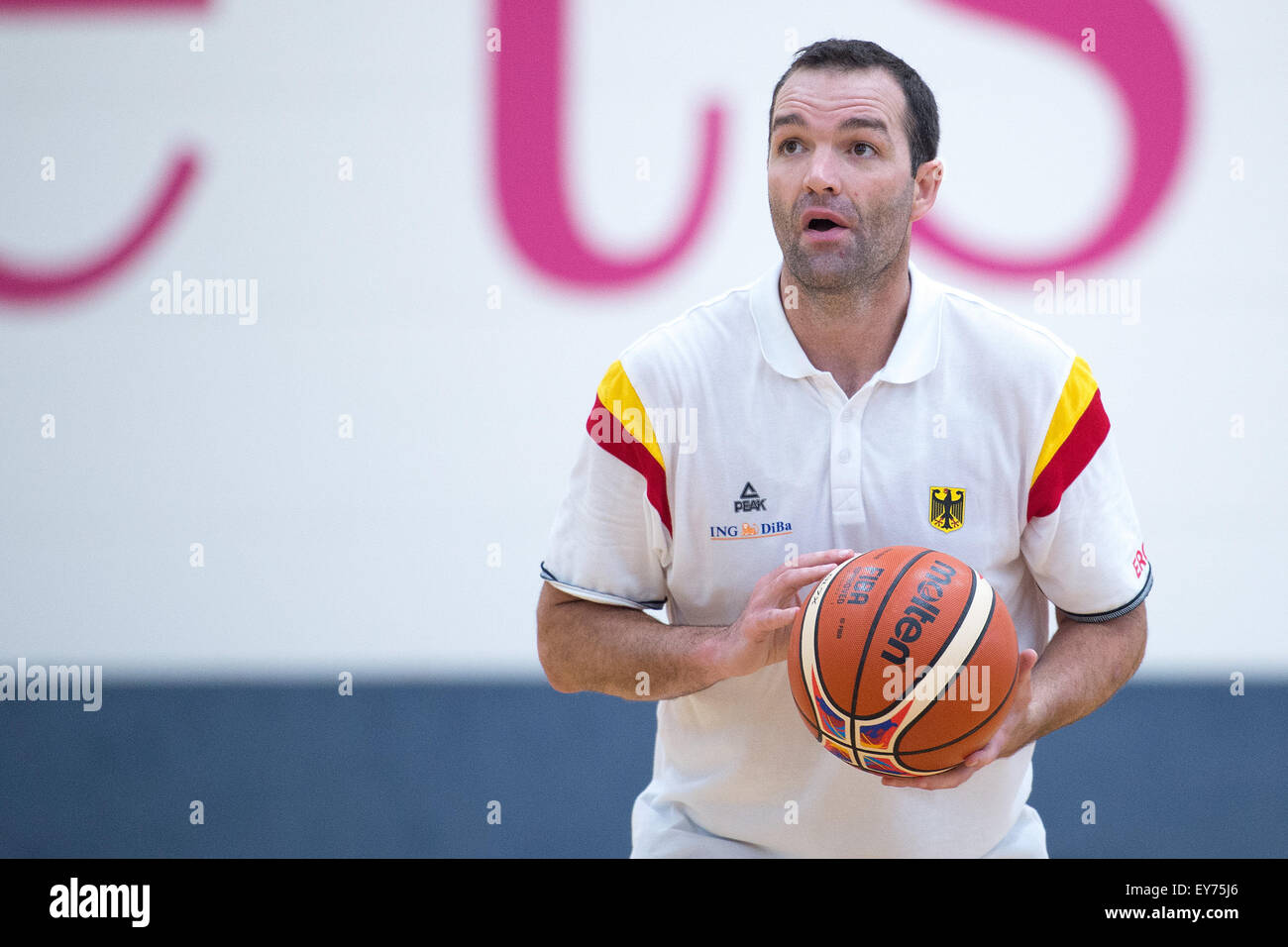 Bonn, Germany. 22nd July, 2015. Assistant coach Alex Jensen attends the  training of the German national basketball team in Bonn, Germany, 22 July  2015. The team prepares for the European championship. Photo: