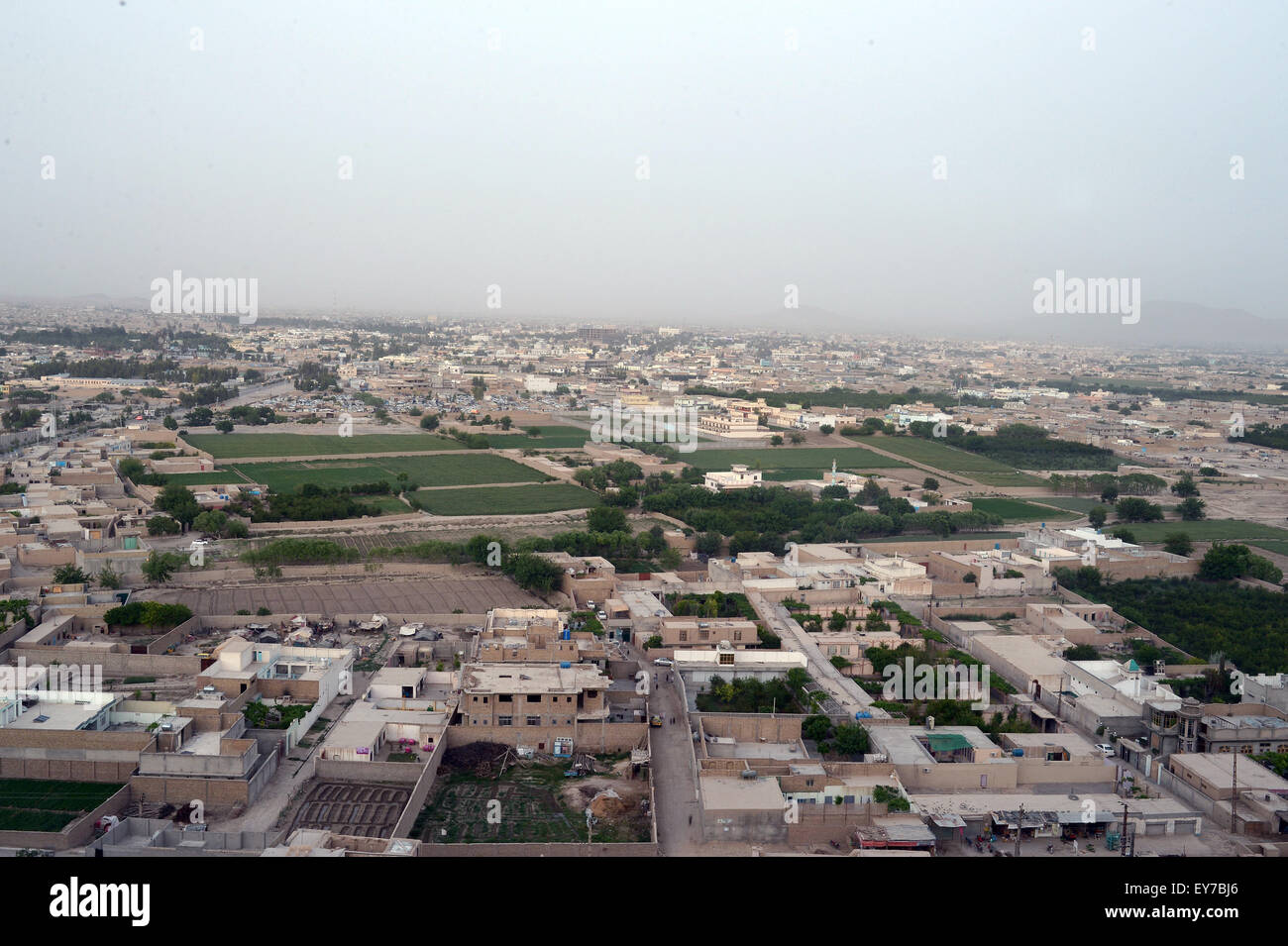 Kandahar City, Afghanistan. 23rd Apr, 2015. A view of the eastern part of Kandahar City, Afghanistan, 23 April 2015. Kandahar Province in southern Afghanistan was once the undisputed heartland of the Taliban. PHOTO: SUBEL BHANDARI/DPA/Alamy Live News Stock Photo