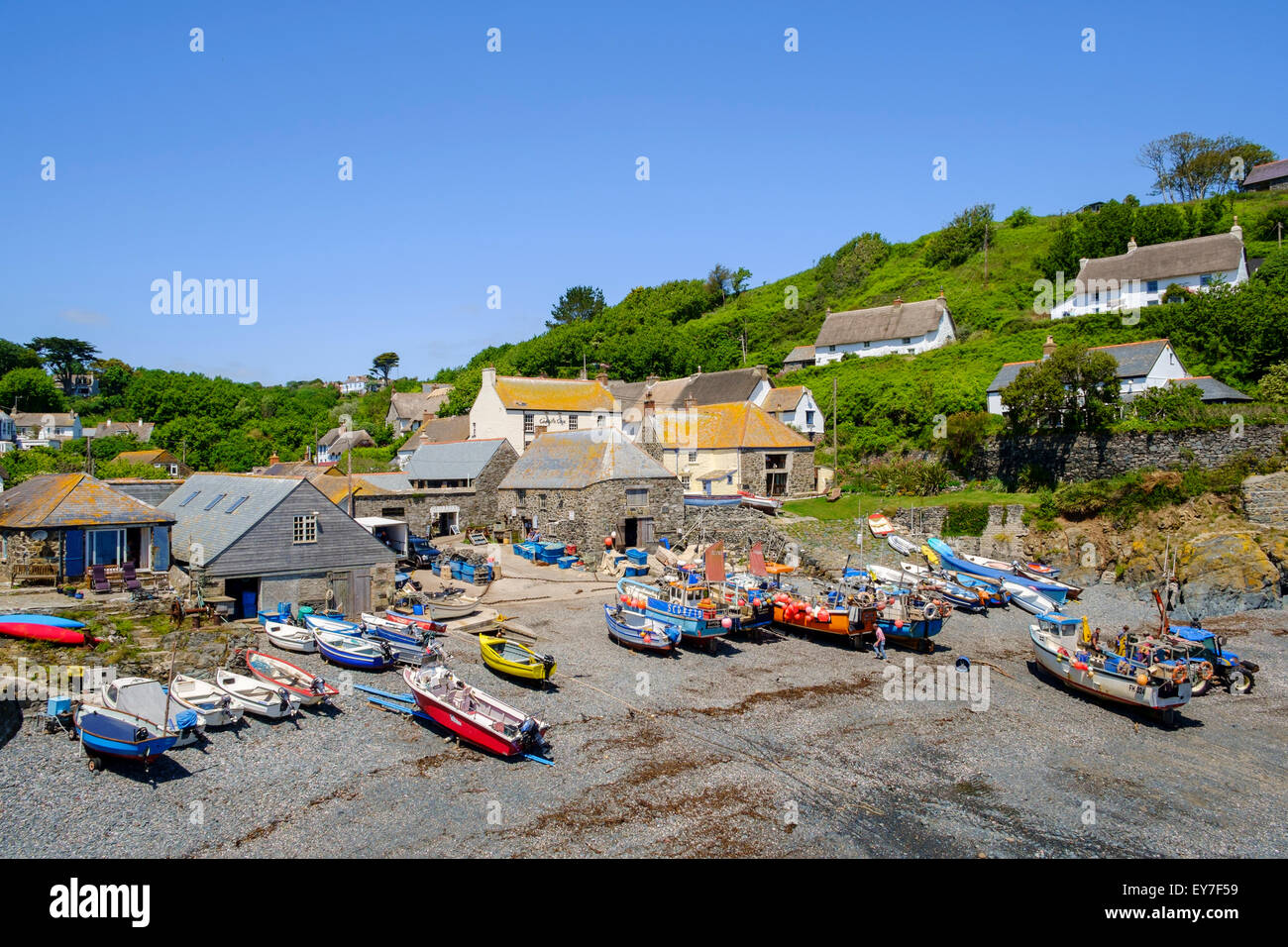 The tiny Cornish fishing village of Cadgwith, Lizard Peninsula, Cornwall, England, UK Stock Photo
