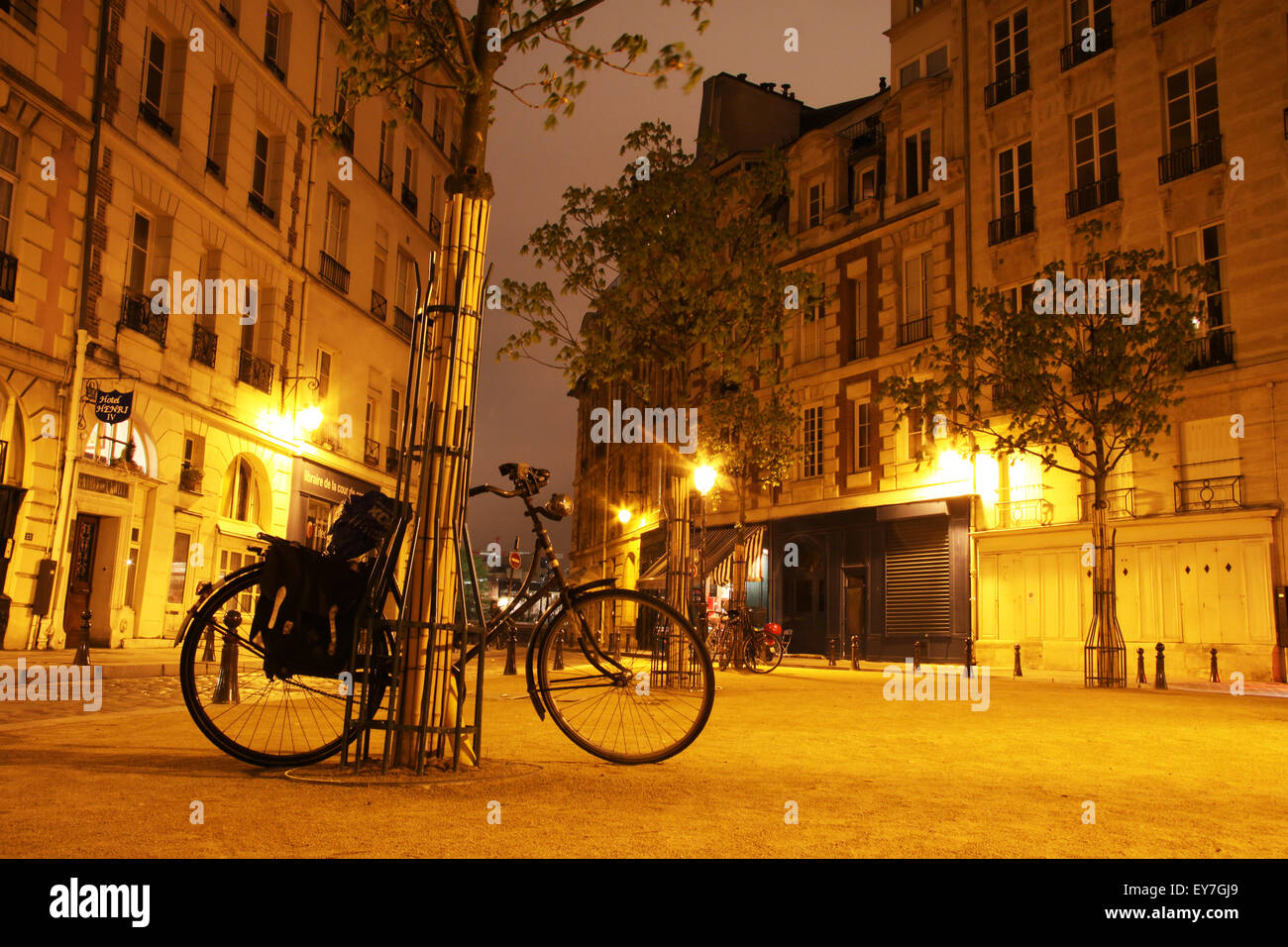 Bike in Paris latin quarter, Vélo dans le quartier latin de Paris Stock Photo