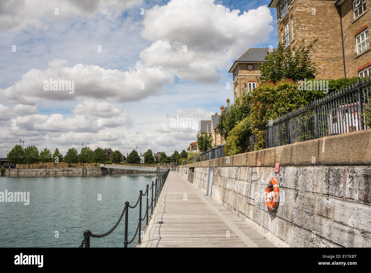 Chatham, UK, 23rd July 2015. Weather in Kent. Bright blue skies and