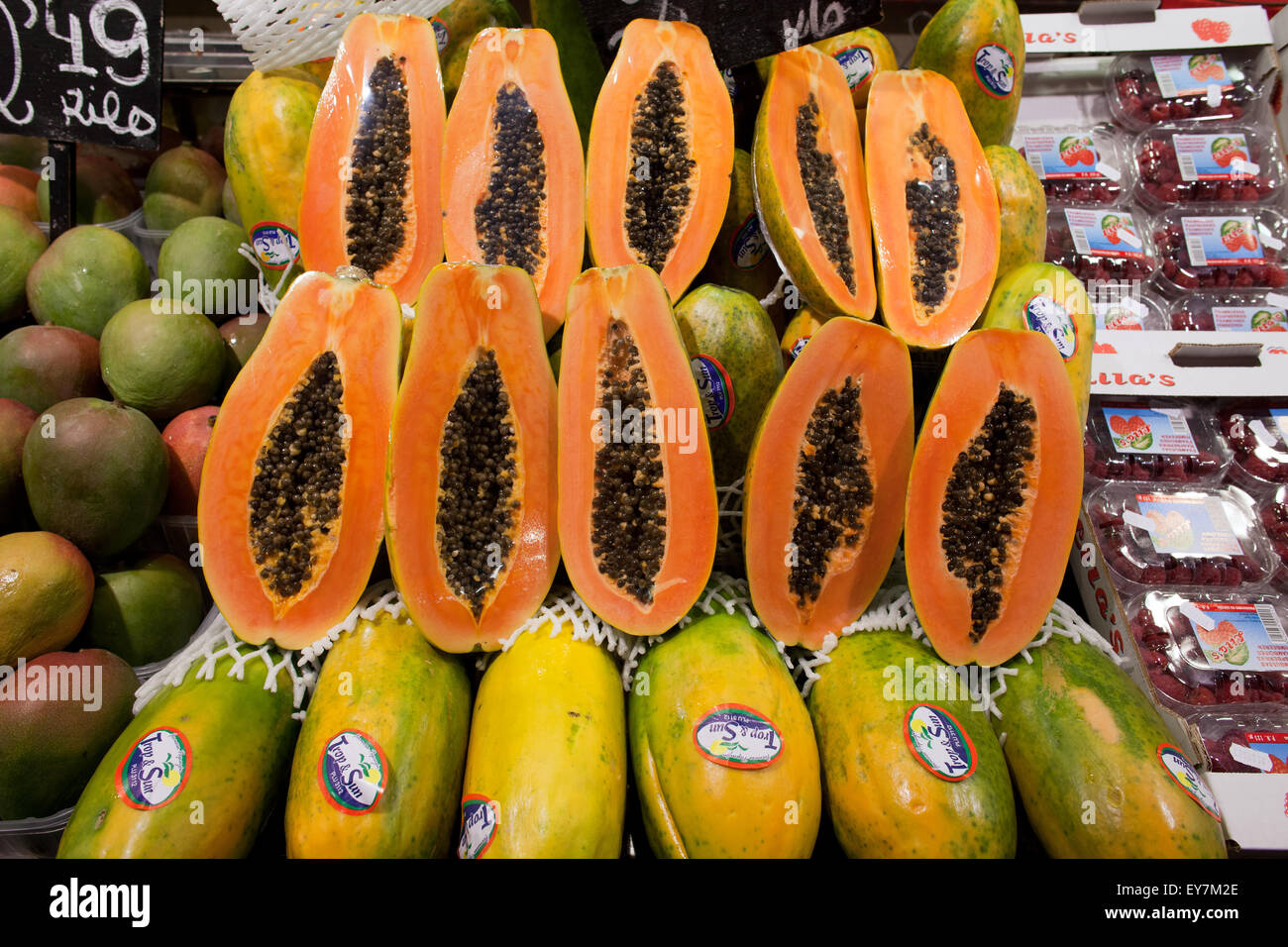 Papaya For Sale High Resolution Stock Photography and Images Alamy