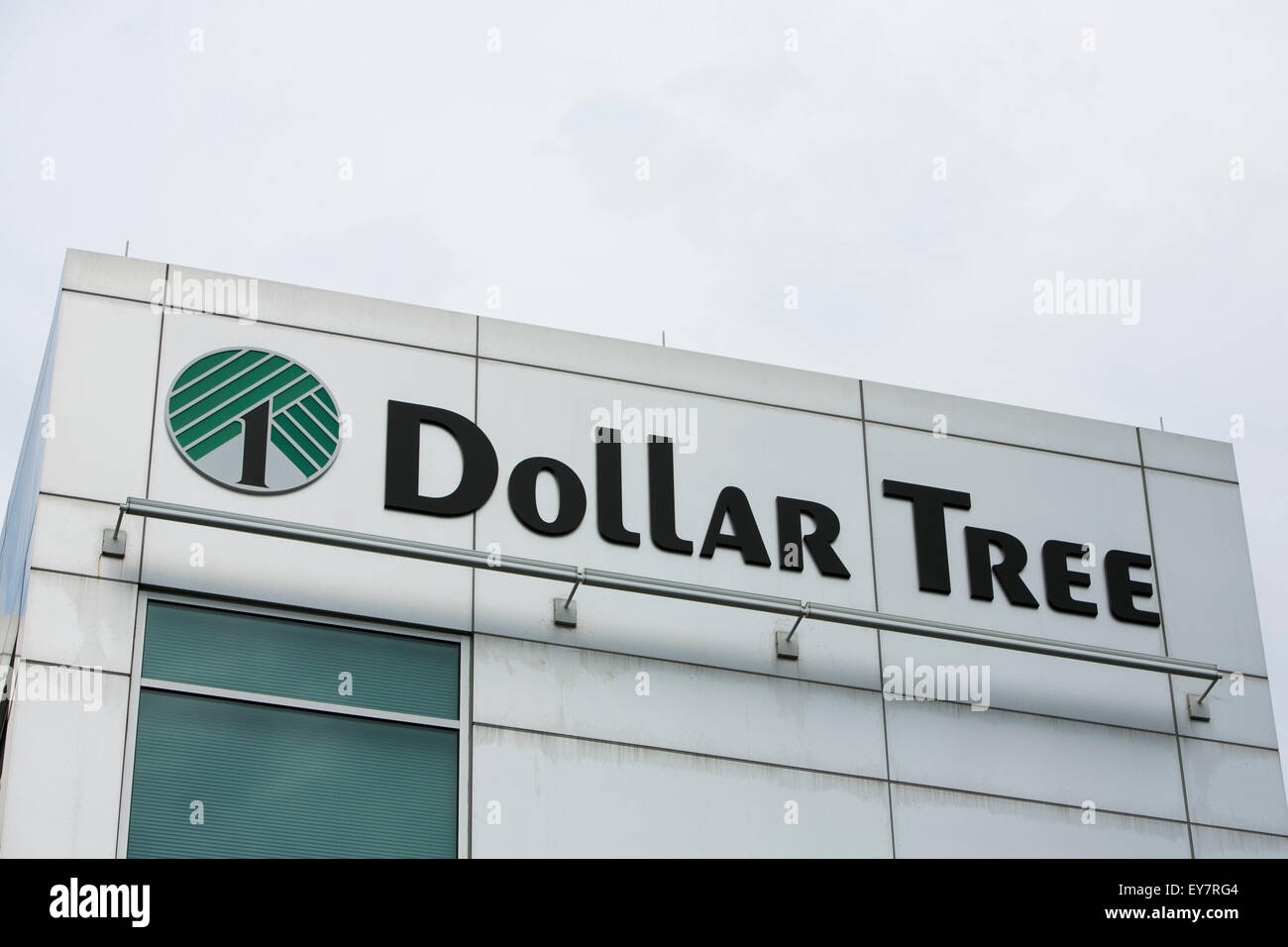 Dollar tree logo hires stock photography and images Alamy