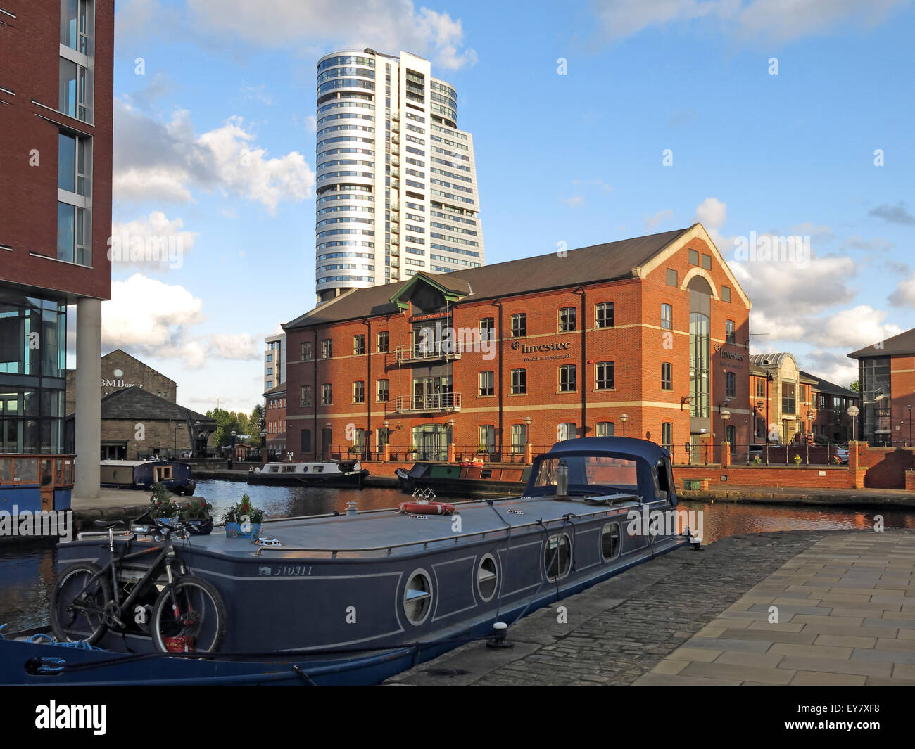 Leeds Wharf Lock, City Centre, West Yorkshire, England, UK (Leeds / Liverpool Canal) Stock Photo