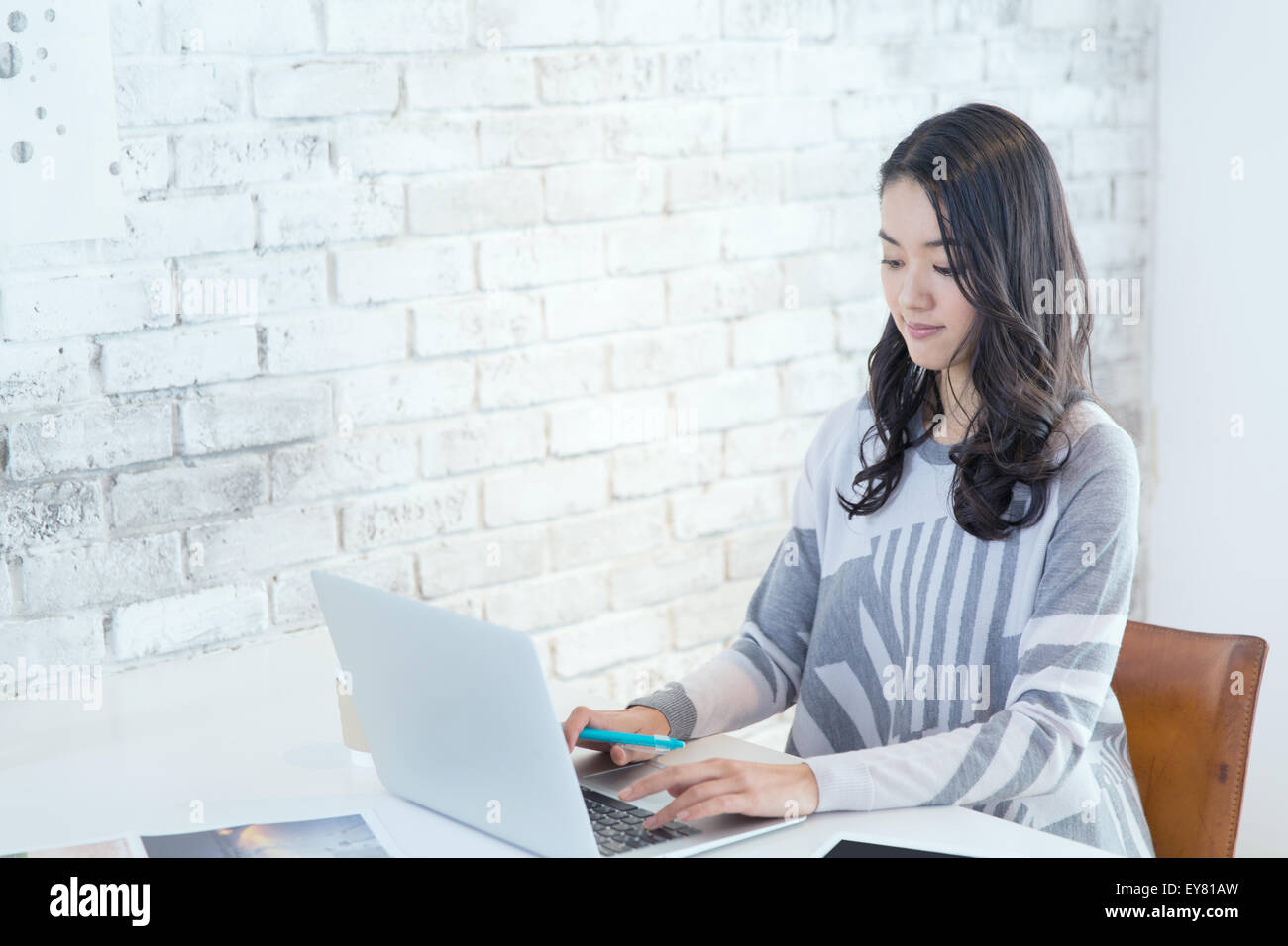 Japanese woman in office hi-res stock photography and images - Alamy