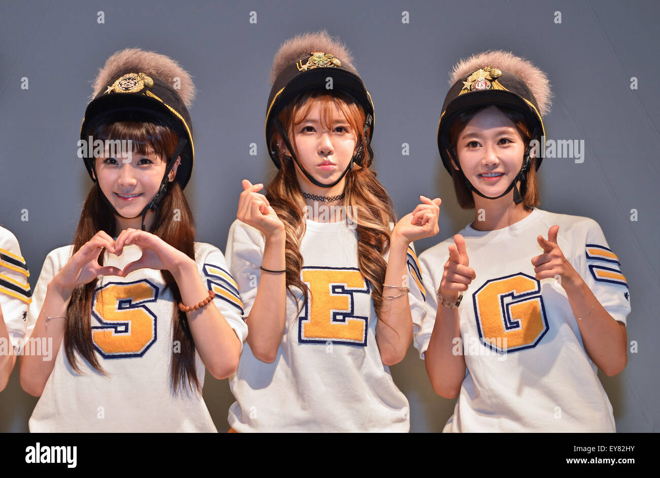 So-Yul, Ellin and Gum-Mi(CRAYON POP), July 22, 2015 : (L-R)Soyul, Ellin and  Gummi of Crayon Pop pose for camera during the promotion event for their  new single "ra ri ru re" at