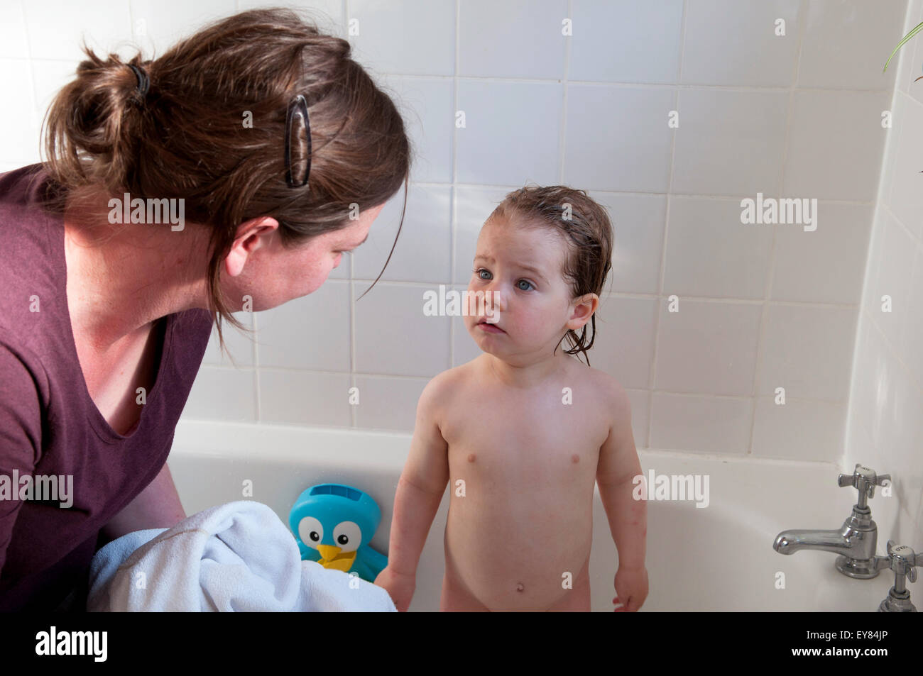 Daughter showers. Youku Bathtime. Girl after Bath. Naughty youku Bath time. Alamy stock Bath time.