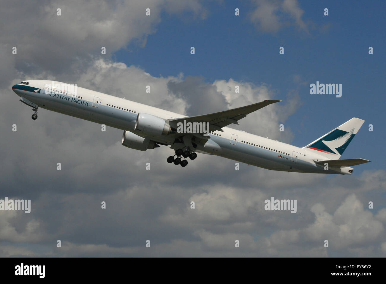 Cathay pacific airways 777 hi-res stock photography and images - Alamy