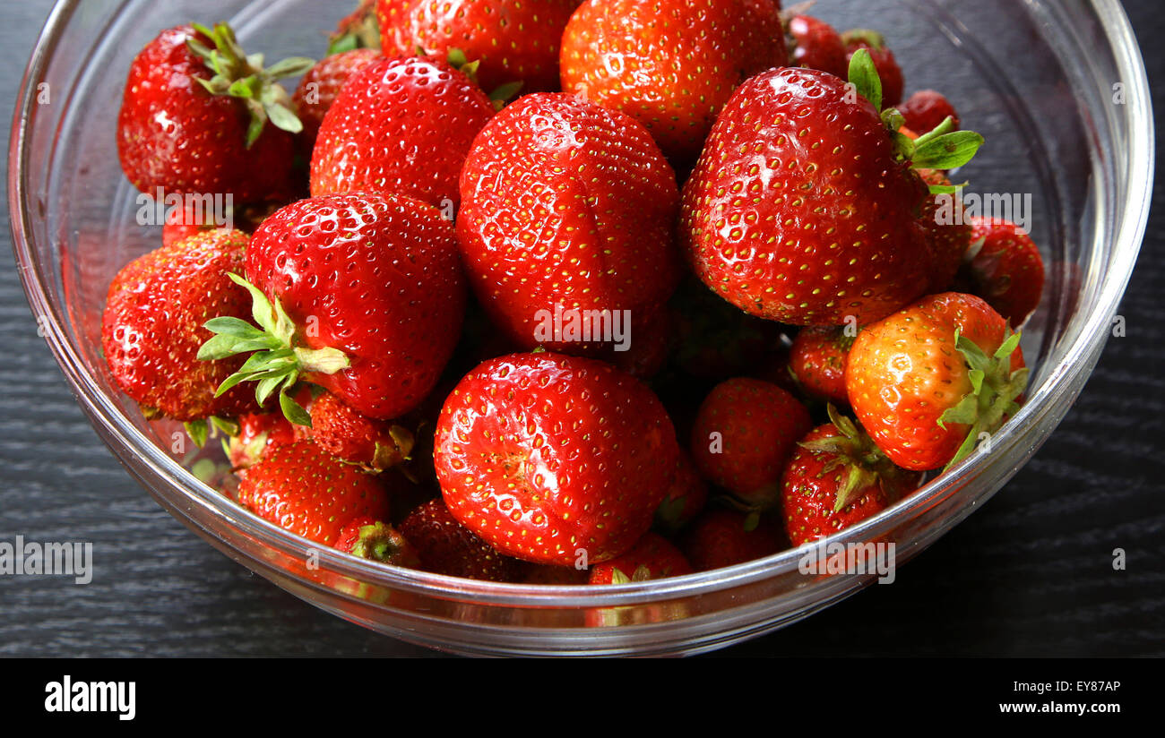 fresh strawberries in bowl straight from garden Stock Photo - Alamy